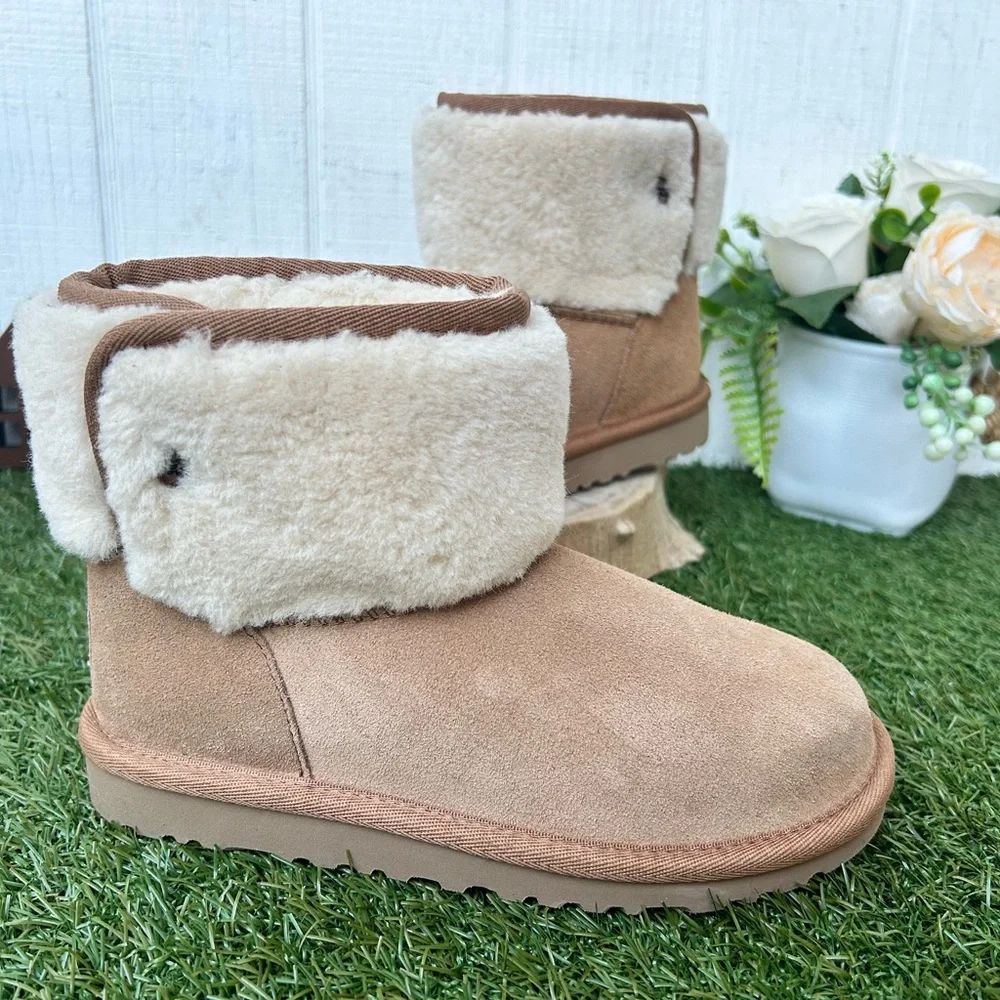 UGG Walker, Toddler, Little Kid & Big Kid $115 Color: Chestnut size 1 NEW